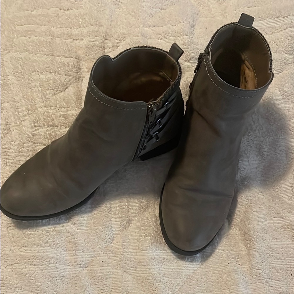 Women’s Gray Ankle Boots - Stylish Side-Zip Booties